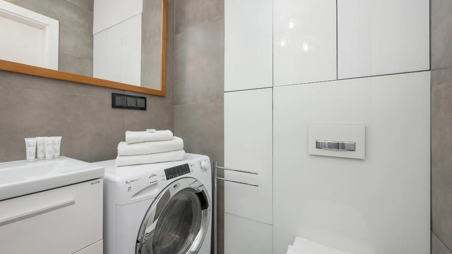 Wroclaw Kosciuszki Apartament W Centrum Parking By Renters Prestige Poland