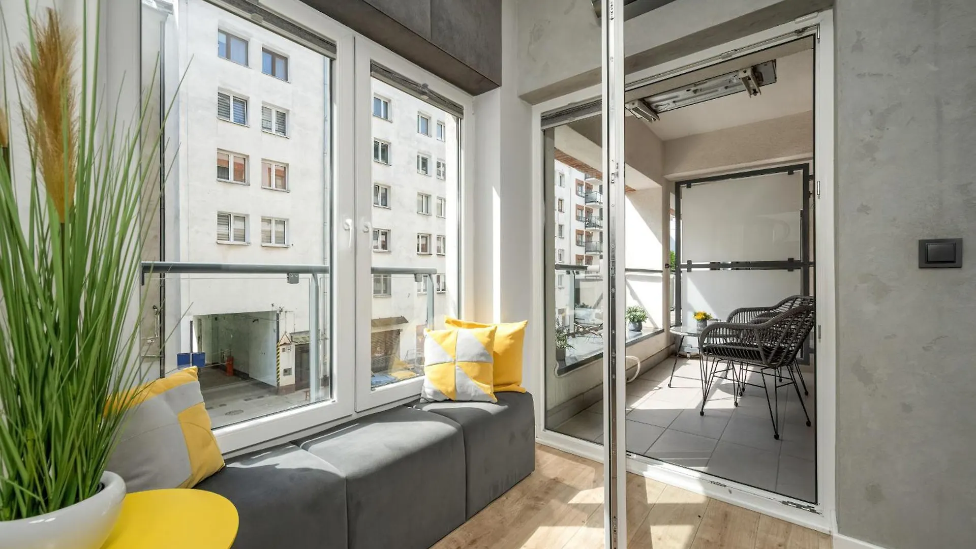 Apartment Wroclaw Kosciuszki Apartament W Centrum Parking By Renters Prestige